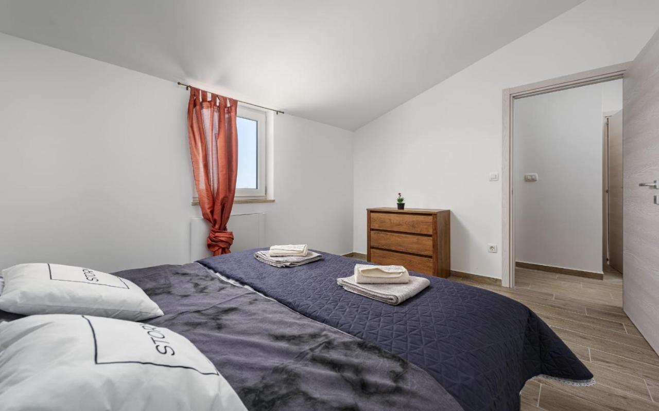Apartments Valeria Divšići Extérieur photo