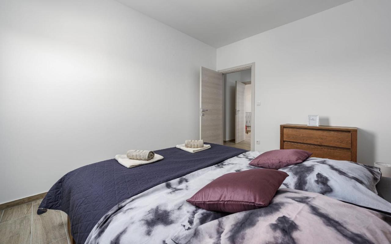 Apartments Valeria Divšići Extérieur photo