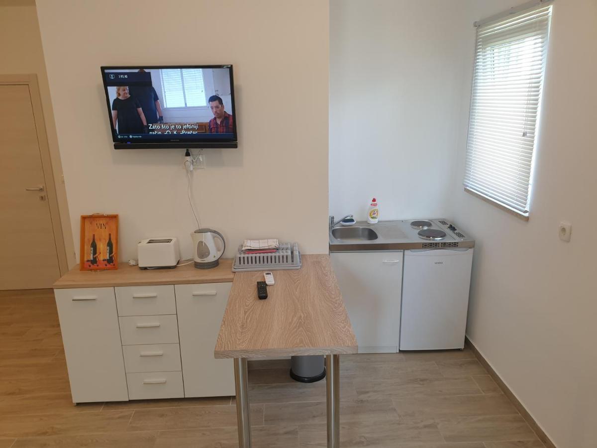 Apartments Valeria Divšići Extérieur photo