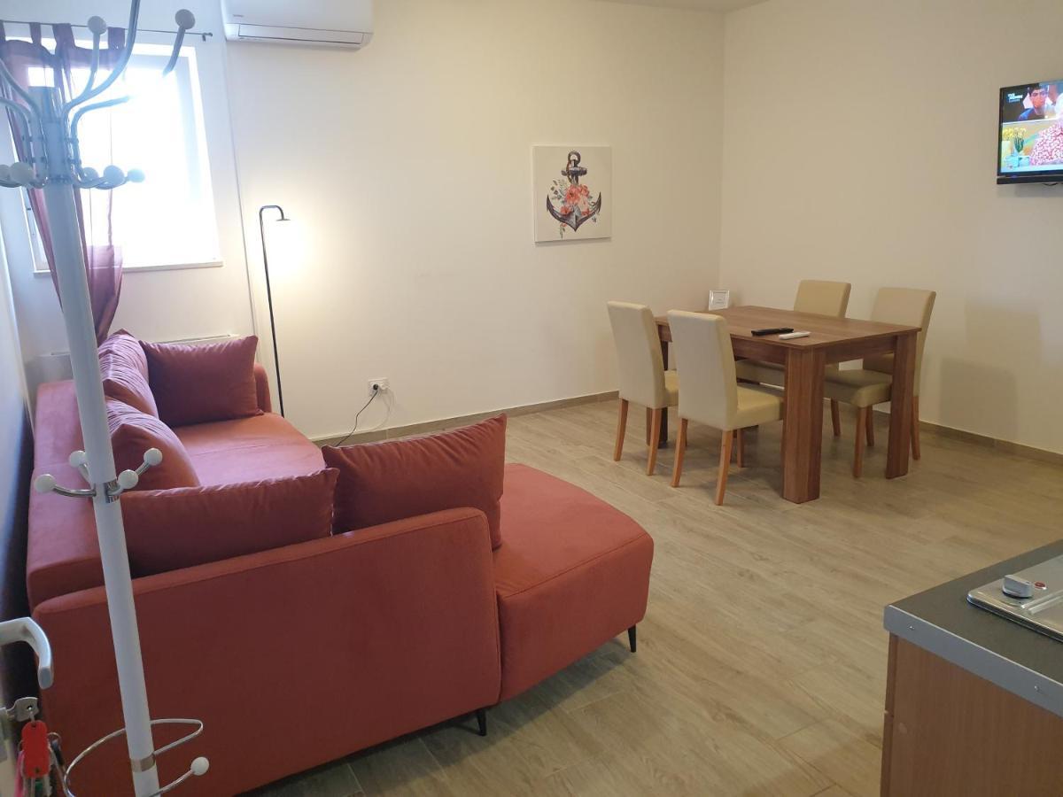 Apartments Valeria Divšići Extérieur photo