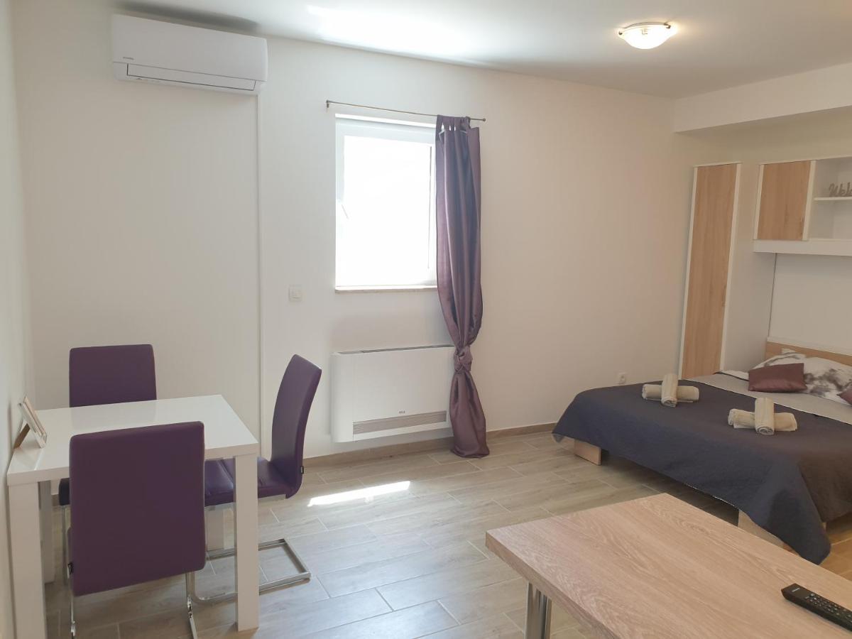 Apartments Valeria Divšići Extérieur photo