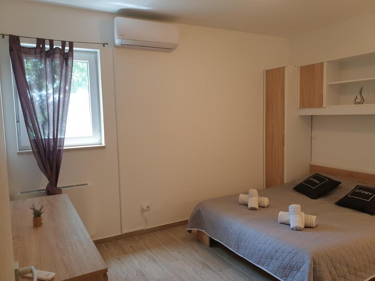 Apartments Valeria Divšići Extérieur photo