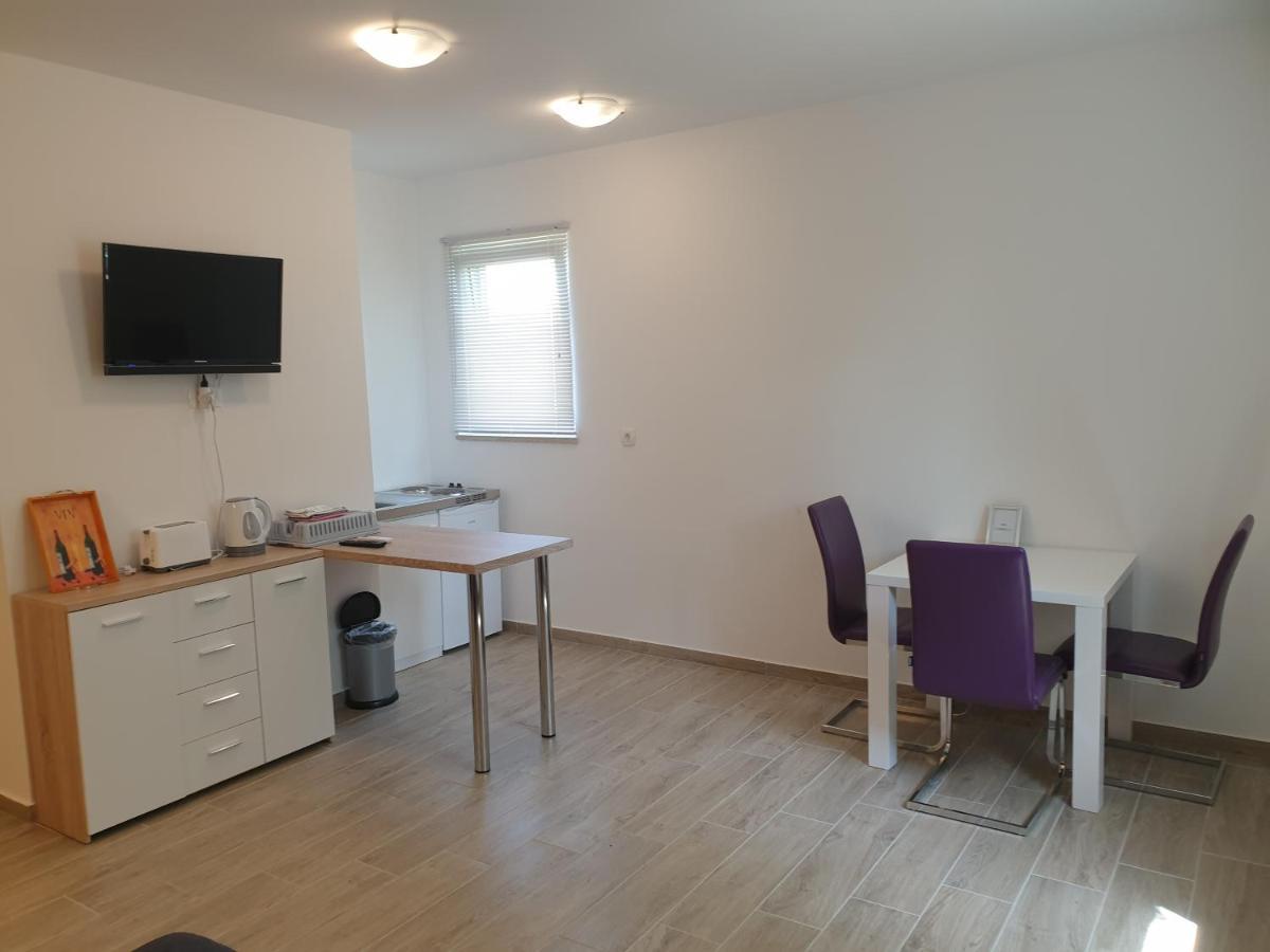 Apartments Valeria Divšići Extérieur photo